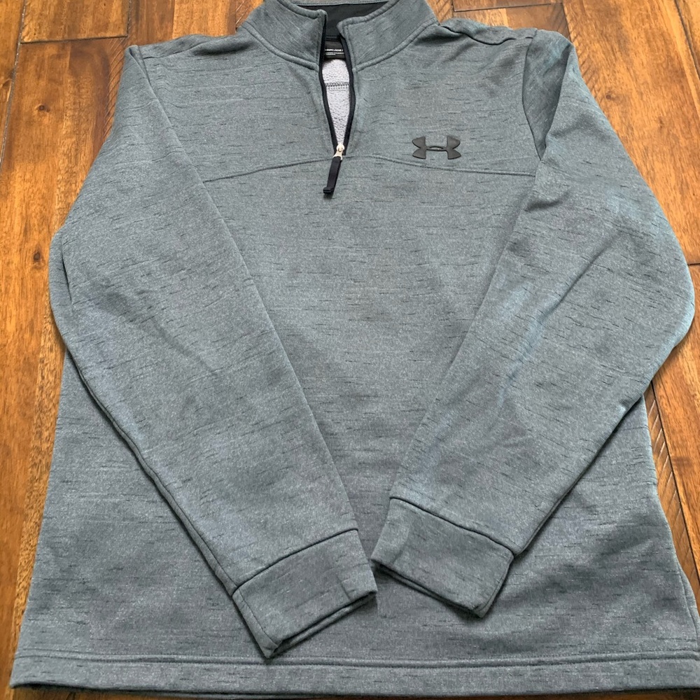 Under armor gray cold gear sweatshirt w/no hood